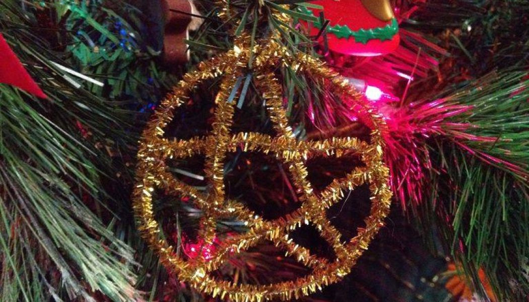 Easy Pipe cleaner Pentacle Ornaments